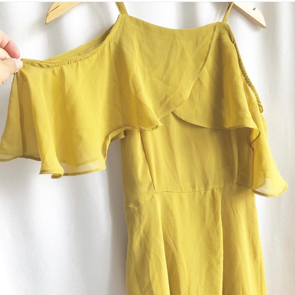The one mustard flowy maxi dress - Picture 2 of 3